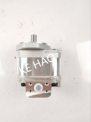 La pompe à engrenages Komatsu GD605A GD655A WA100 WA100SS WA100SSS WA120 WA120L WR11 WR11SS est équipée d'une pompe à engrenages de type SAL2-50