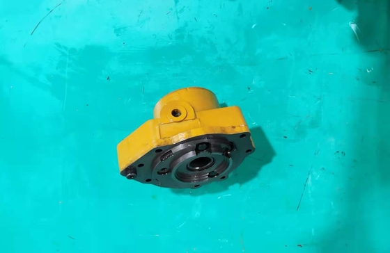 113-15-00470 PUMPE ASSY pour les bulldozers chargeurs à rampe Variable de vitesse de la pompe 9 kg
