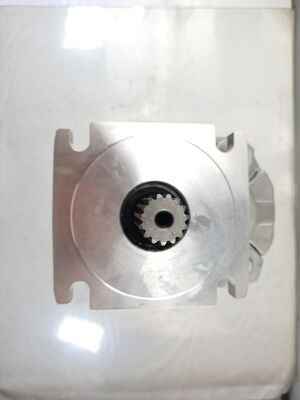 Pompes à engrenages hydrauliques à 4 étages 80+80+40+8 Matériaux en alliage de fer et d'aluminium de haute qualité