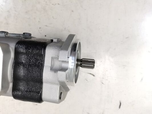 Pompe à engrenages hydraulique 23A-60-11102/KFP4-27+17 R 10T Pompe à huile à engrenages de qualité industrielle Matériau en alliage Pièces de rechange hydrauliques de rechange Garantie d'un an