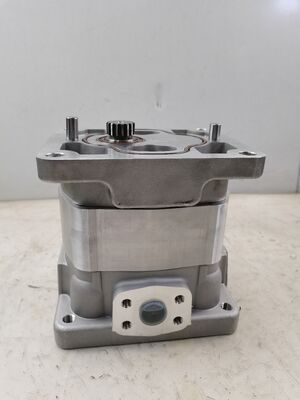 Pompe à engrenages hydrauliques Komatsu 705-21-39070 Pompe à huile à engrenages de qualité industrielle Matériau alliage Pièces de rechange hydrauliques Garantie d'un an Haute qualité
