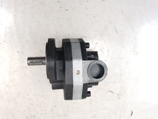 Pompes à engrenages hydrauliques Kawasaki personnalisables FC18L Arbre à clef plat Pompes à engrenages industriels Pompes à huile Remplacement du chargeur de roue pour équipement de classeur