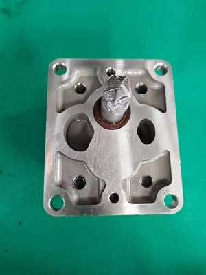 705-22-28310 la pompe à engrenages de KOMATSU troque le poids de HD465 HD605 : 4,592 kilogrammes