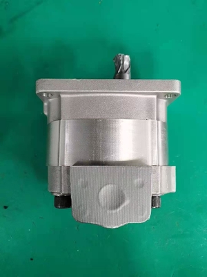 705-22-28310 la pompe à engrenages de KOMATSU troque le poids de HD465 HD605 : 4,592 kilogrammes
